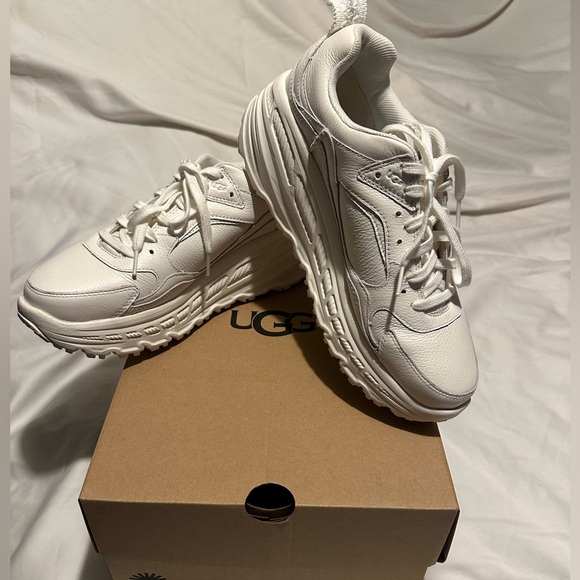 🔥UGG CA 805 women size 10. NIB - Picture 3 of 10